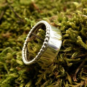 One-side-string-ring