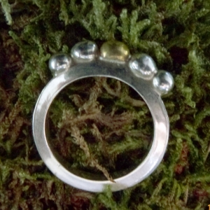 Tiara ring